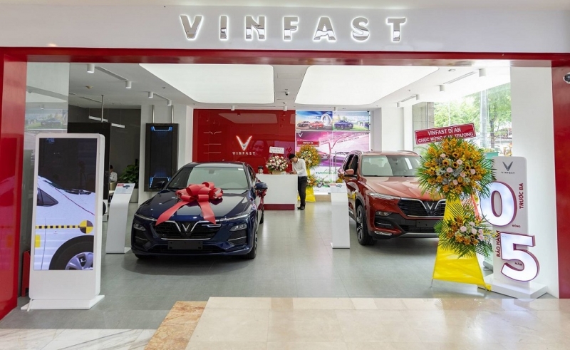 vinfast khai truong 27 showroom cung chuong trinh sieu uu dai