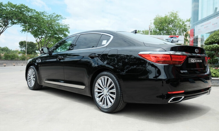 Xả hàng tồn, Kia Quoris đại hạ giá 500 triệu đồng Xả hàng tồn, Kia Quoris đại hạ giá 500 triệu đồng