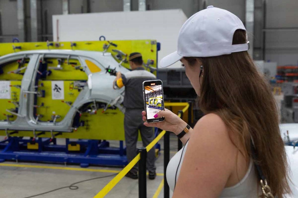 Người dùng châu Âu 'chấm điểm' VF 8 ra sao trong lần lái thử đầu tiên?