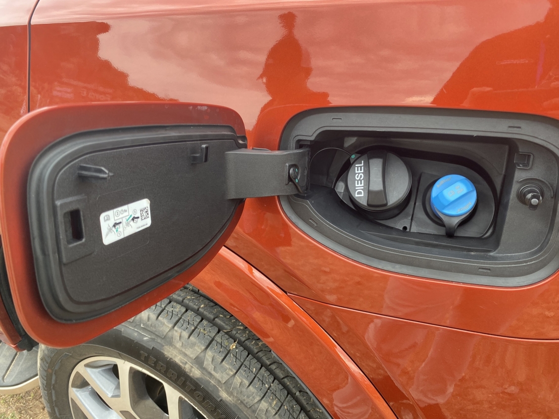 Vì sao Ford Everest 2023 phải dùng dung dịch AdBlue? Vì sao Ford Everest 2023 phải dùng dung dịch AdBlue?