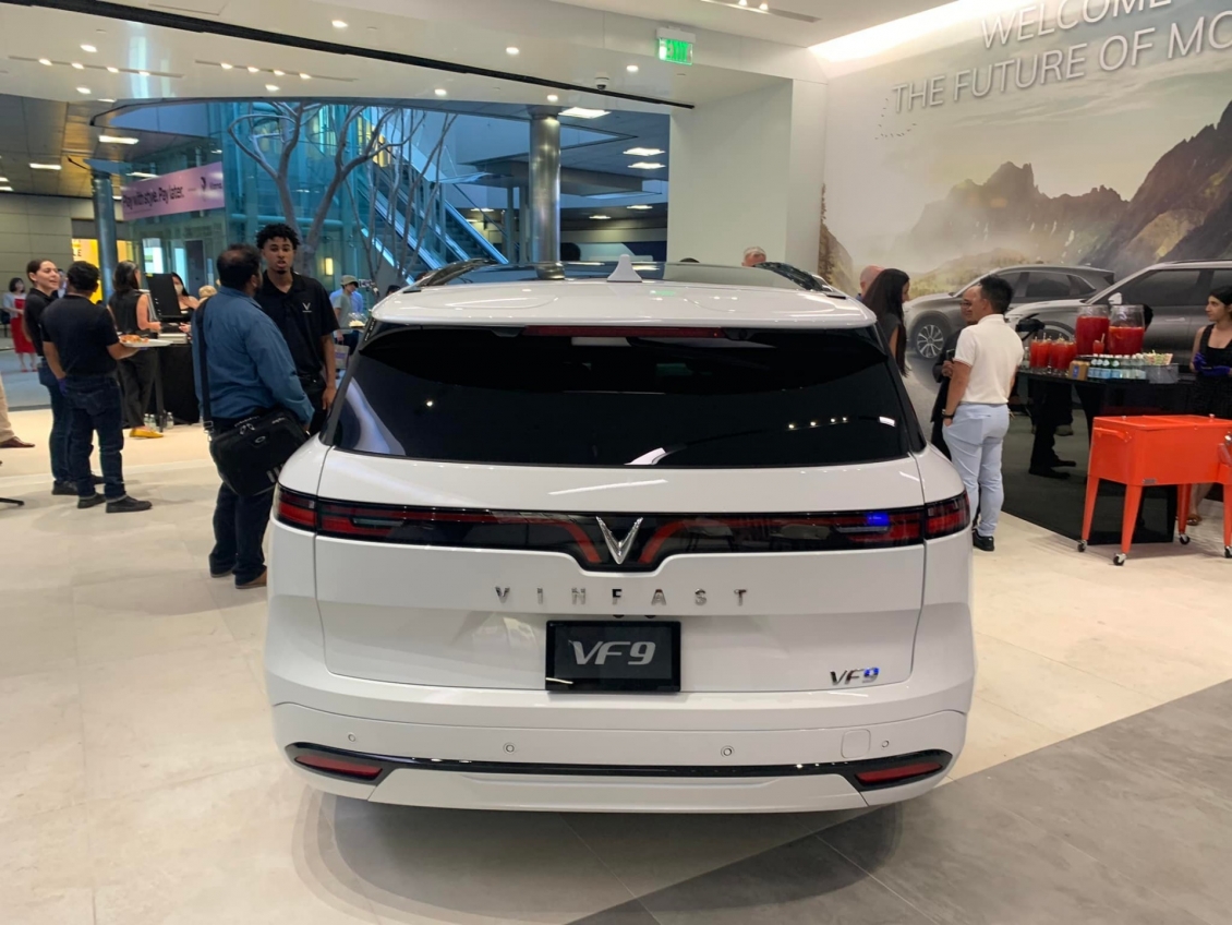 'Soi' chi tiết nội, ngoại thất ô tô điện VinFast VF9