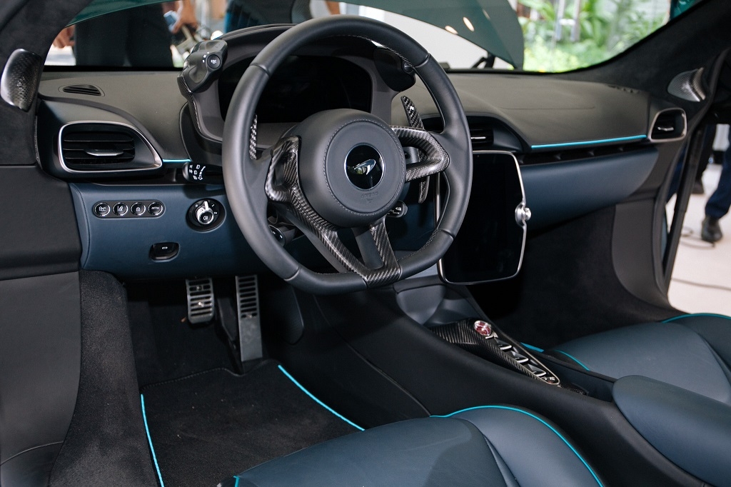 Cận cảnh siêu xe McLaren Artura đầu tiên tại Việt Nam, giá 14,7 tỷ đồng Cận cảnh siêu xe McLaren Artura đầu tiên tại Việt Nam, giá 14,7 tỷ đồng