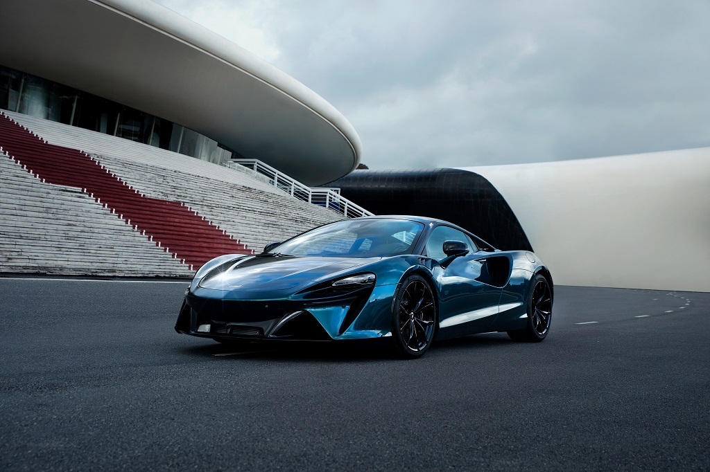 Cận cảnh siêu xe McLaren Artura đầu tiên tại Việt Nam, giá 14,7 tỷ đồng Cận cảnh siêu xe McLaren Artura đầu tiên tại Việt Nam, giá 14,7 tỷ đồng