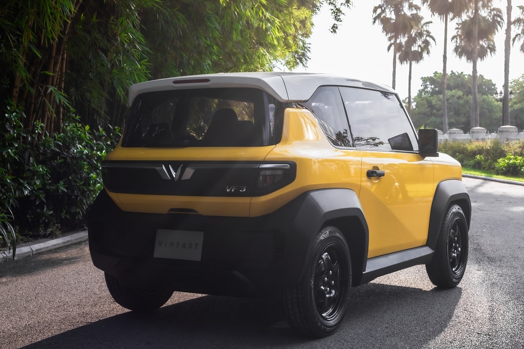 Vì sao VinFast VF3 phải 'ấp' trong lồng kính?