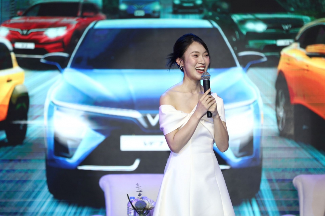 MC Khánh Vy dẫn dắt những câu chuyện tại buổi talkshow