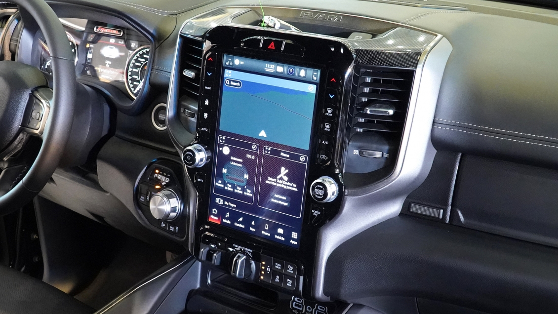 Cận cảnh RAM 1500 Rebel vừa ra mắt Việt Nam, giá 5,2 tỷ đồng