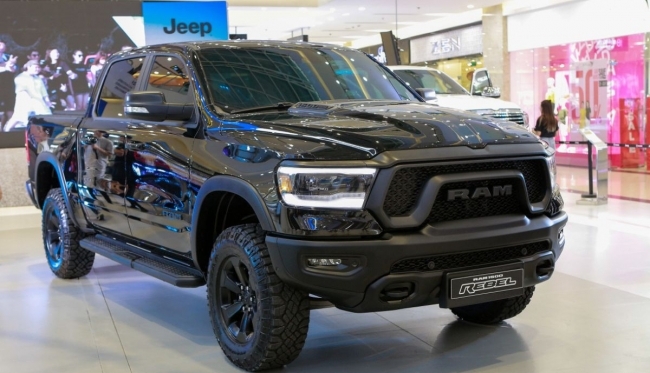 Cận cảnh RAM 1500 Rebel vừa ra mắt Việt Nam, giá 5,2 tỷ đồng