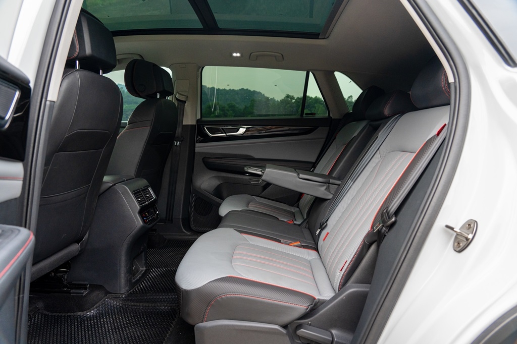 Volkswagen Teramont X giảm hơn 100 triệu đồng trong tháng 7/2024 Volkswagen Teramont X giảm hơn 100 triệu đồng trong tháng 7/2024