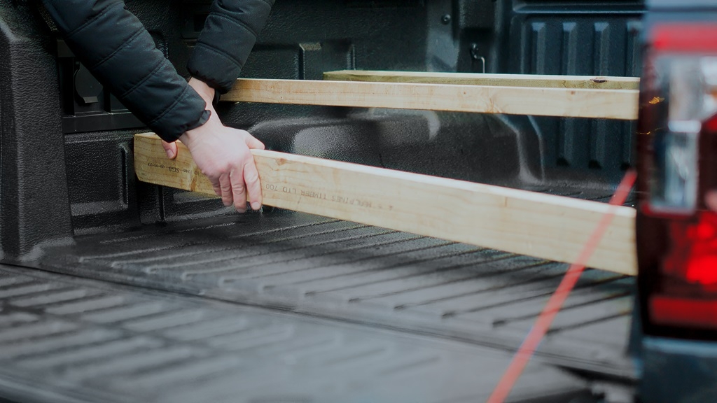 Vách ngăn 'tự chế' giúp tối ưu không gian thùng xe Ranger