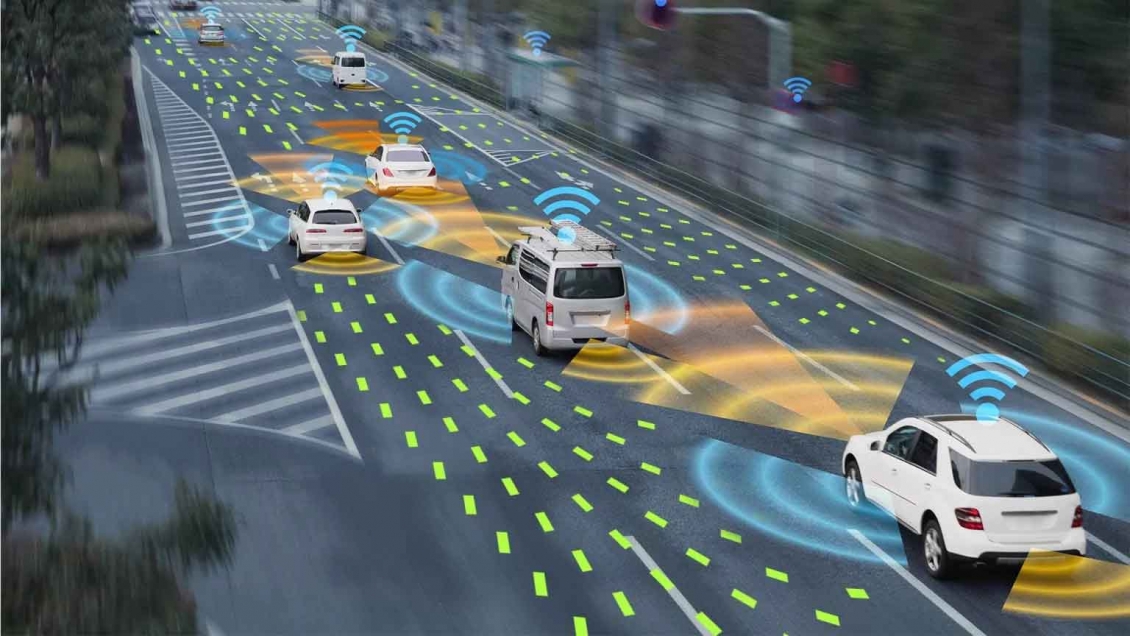 Công nghệ lái xe tự động và công nghệ tránh va chạm, loại nào bảo vệ lái xe tốt hơn?