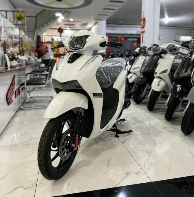 Xe tay ga Espero 50 Velia ra mắt tại Việt Nam, giá từ 23 triệu đồng