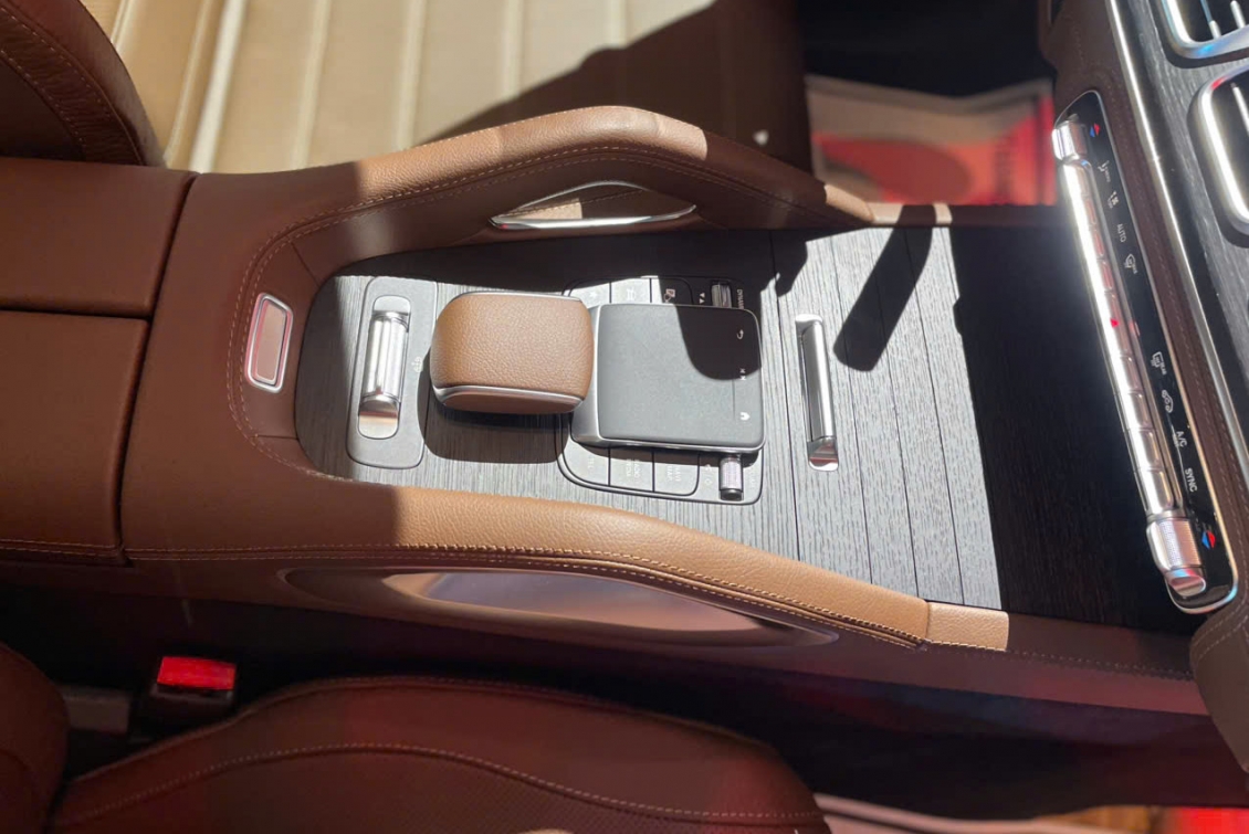 Mercedes-Benz GLS 2025 ra mắt tại Việt Nam, giá từ 5,7 tỷ đồng Mercedes-Benz GLS 2025 ra mắt tại Việt Nam, giá từ 5,7 tỷ đồng