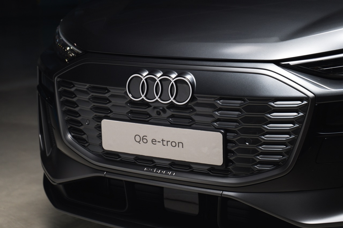 Audi Q6 e-tron ra mắt, giá từ 3,199 tỷ đồng tại Việt Nam