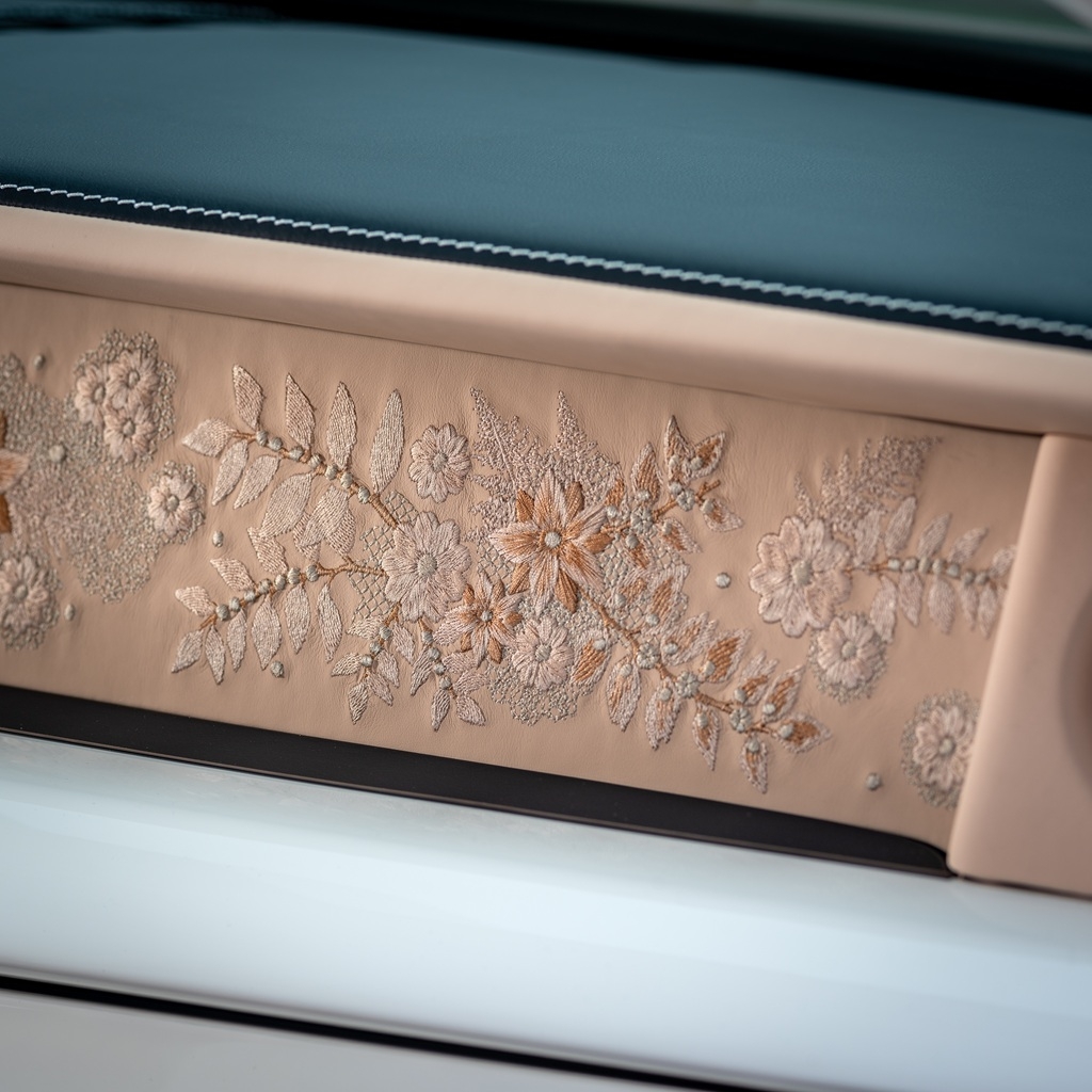 Rolls-Royce Phantom Dentelle độc bản tôn vinh nghệ thuật trang trí ren Rolls-Royce Phantom Dentelle độc bản tôn vinh nghệ thuật trang trí ren