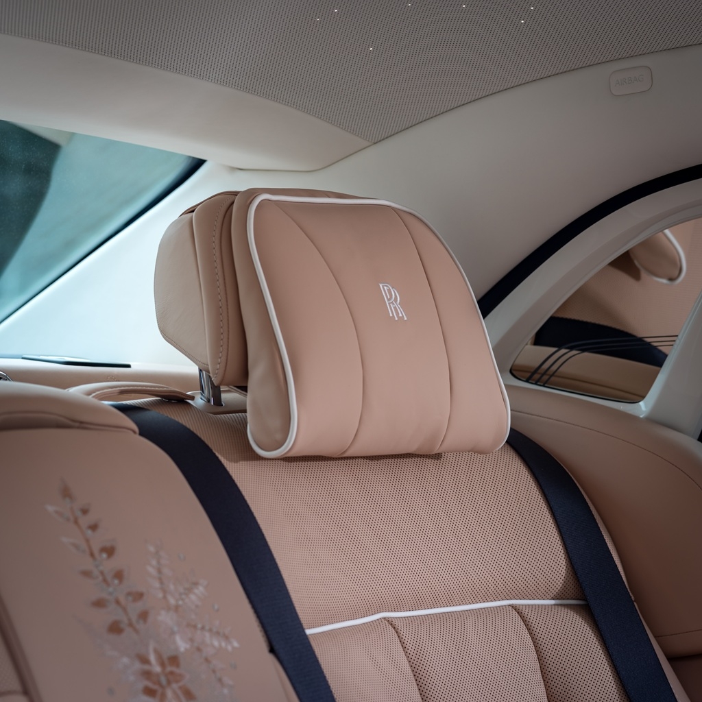 Rolls-Royce Phantom Dentelle độc bản tôn vinh nghệ thuật trang trí ren Rolls-Royce Phantom Dentelle độc bản tôn vinh nghệ thuật trang trí ren