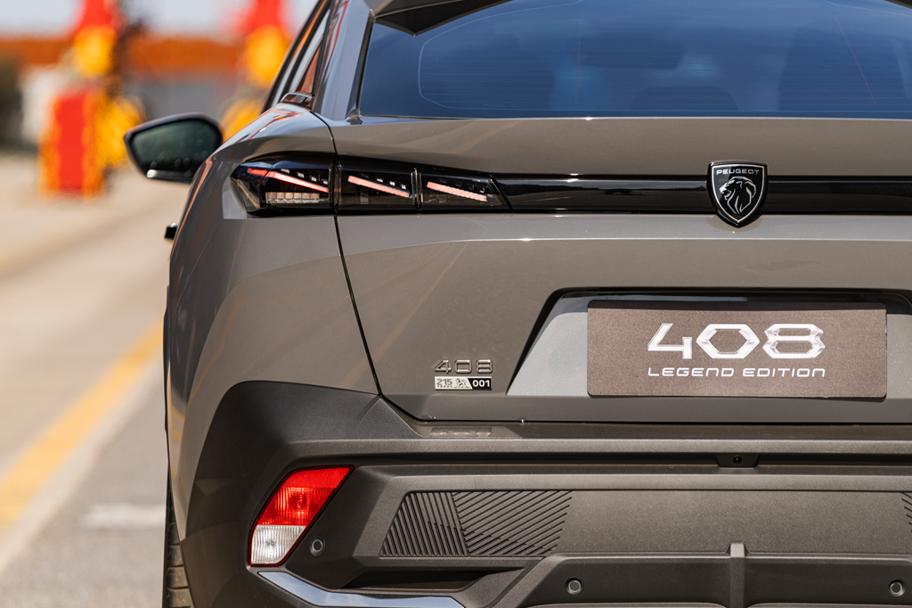 Peugeot 408 Legend Edition ra mắt tại Việt Nam, giá khởi điểm từ 1 tỷ đồng