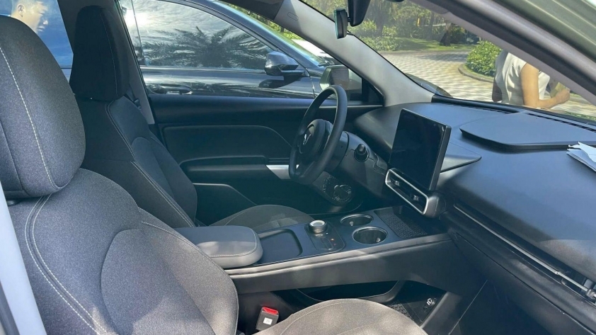 Lộ ảnh nội thất VinFast Limo Green ngoài đời thực