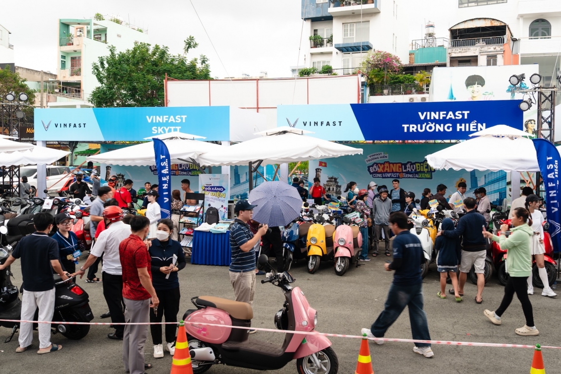 Người dân Hà Nội, TP.HCM, Hưng Yên nô nức đổi xe máy xăng lấy xe máy điện Người dân Hà Nội, TP.HCM, Hưng Yên nô nức đổi xe máy xăng lấy xe máy điện