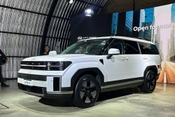 Hyundai Santa Fe có thêm bản Hybrid, giá quy đổi từ 1,4 tỷ đồng