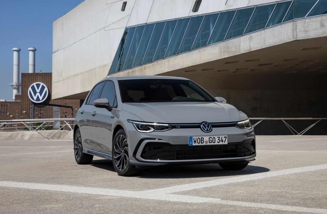 Volkswagen Golf mở bán tại Việt Nam, giá từ 798 triệu đồng Volkswagen Golf mở bán tại Việt Nam, giá từ 798 triệu đồng