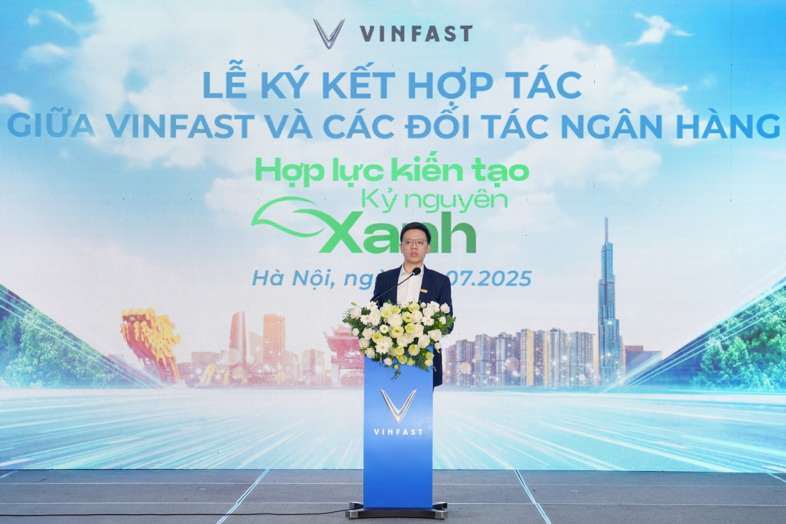 VinFast và 12 ngân hàng hỗ trợ người dân Hà Nội ưu đãi mua xe điện VinFast và 12 ngân hàng hỗ trợ người dân Hà Nội ưu đãi mua xe điện
