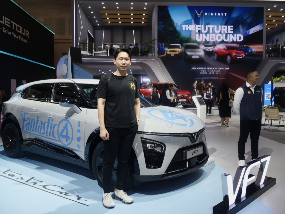 VinFast VF 7 “dậy sóng” ở triển lãm ô tô lớn nhất Đông Nam Á: Nhiều khách hàng “dính” từ cái nhìn đầu tiên VinFast VF 7 “dậy sóng” ở triển lãm ô tô lớn nhất Đông Nam Á: Nhiều khách hàng “dính” từ cái nhìn đầu tiên