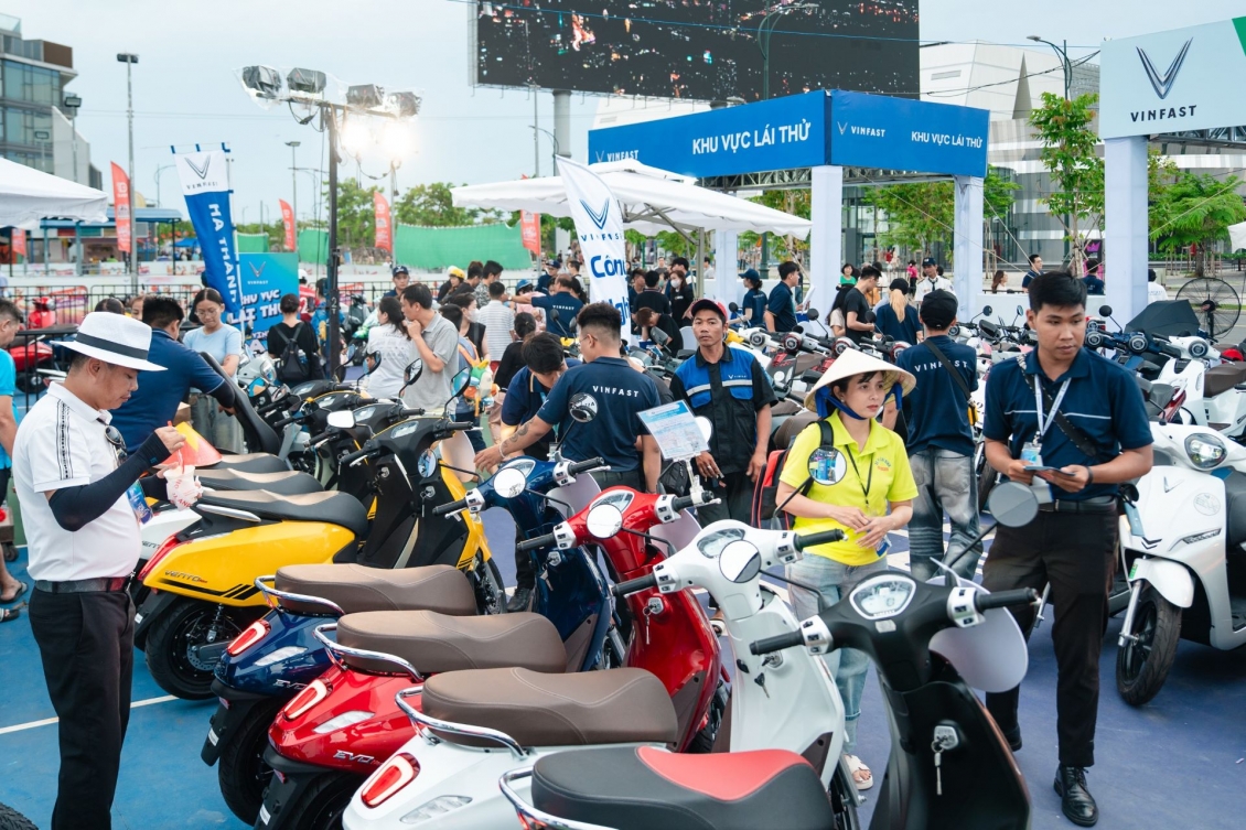 “VinFast Xanh Fest Icon” thu hút đông đảo người dân TP.HCM tìm hiểu về cơ hội chuyển đổi xanh.