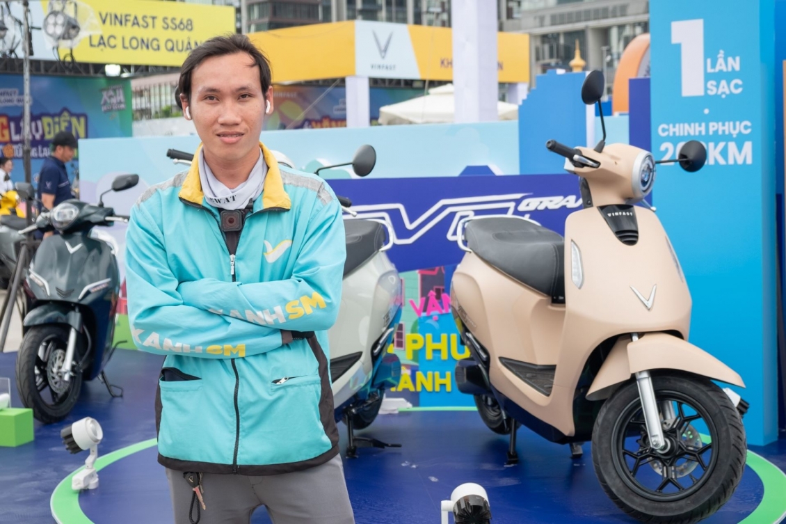 Anh Tăng Hữu Tín, tài xế Xanh SM Bike cho rằng Evo Grand là mẫu xe lý tưởng cho “dân” chạy dịch vụ 