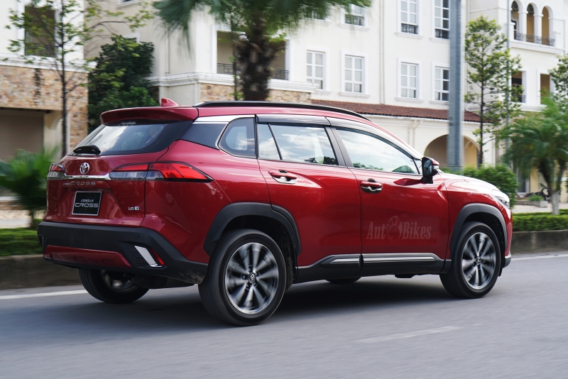 Đánh giá xe Toyota Corolla Cross: Ấn tượng an toàn, giá tốt danh gia xe toyota corolla cross tre trung hien dai va em ai khi di chuyen