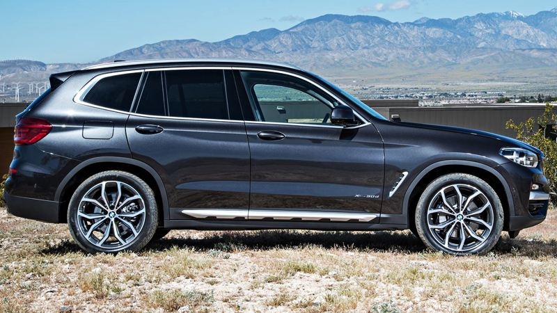 Tháng 'cô hồn', BMW X3 giảm giá khủng 350 triệu đồng Tháng 'cô hồn', BMW X3 giảm giá khủng 350 triệu đồng