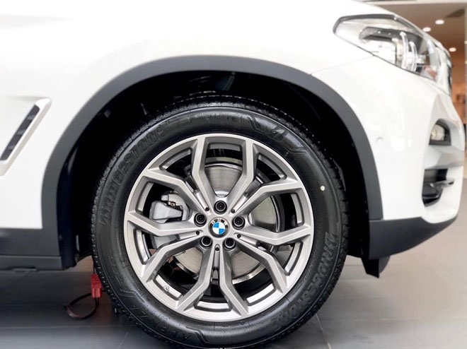 Tháng 'cô hồn', BMW X3 giảm giá khủng 350 triệu đồng Tháng 'cô hồn', BMW X3 giảm giá khủng 350 triệu đồng