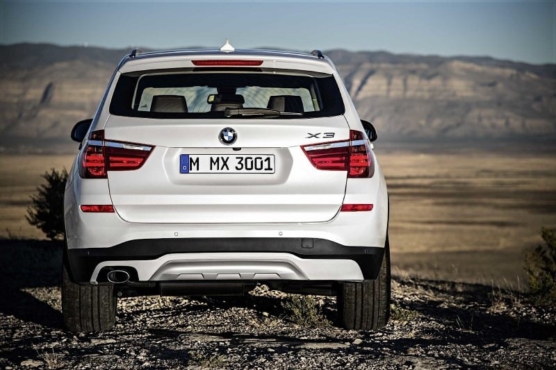 Tháng 'cô hồn', BMW X3 giảm giá khủng 350 triệu đồng Tháng 'cô hồn', BMW X3 giảm giá khủng 350 triệu đồng