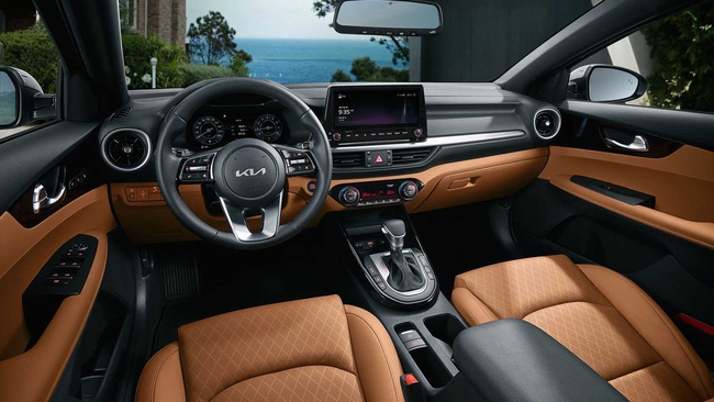 Điểm danh loạt Sedan hạng C sắp ra mắt bản mới tại Việt Nam