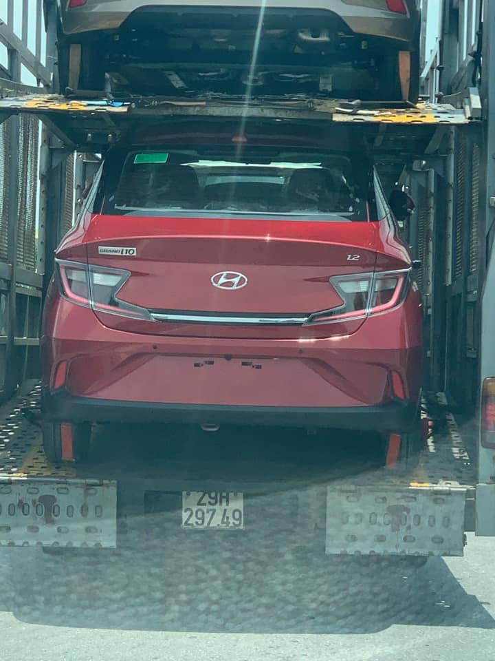 Hyundai Grand i10 thế hệ mới bất ngờ lộ diện tại đại lý, chờ ngày ra mắt Hyundai Grand i10 thế hệ mới bất ngờ lộ diện tại đại lý, chờ ngày ra mắt