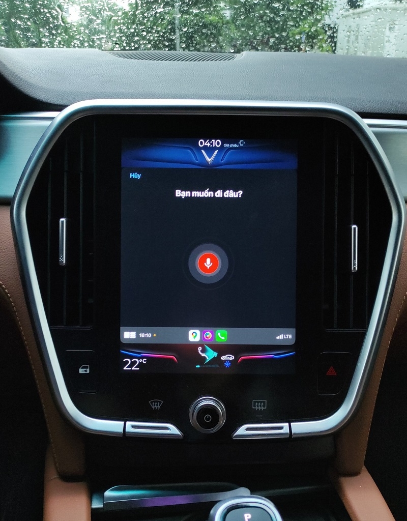VinFast bổ sung tính năng Apple CarPlay cho dòng xe Lux