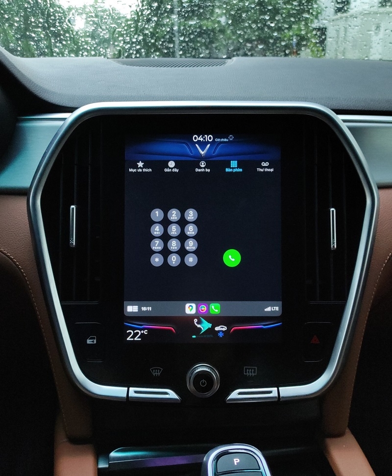 VinFast bổ sung tính năng Apple CarPlay cho dòng xe Lux