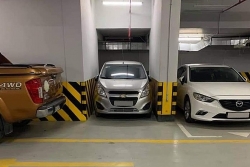 Tranh cãi về tình huống đỗ xe trong chỗ hẹp 