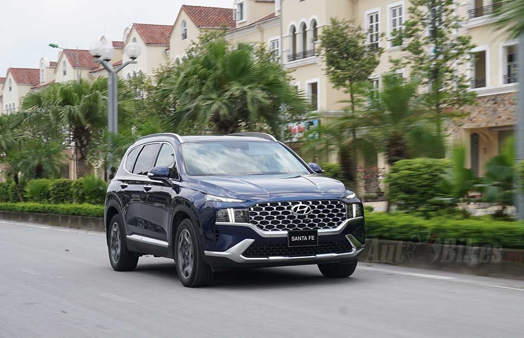 Video: Đánh giá nhanh Hyundai Santa Fe - có gì để đấu Sorento?