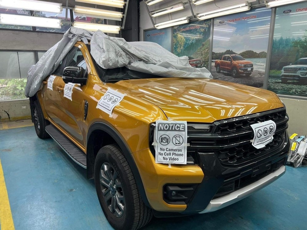 Ford Ranger 2023 chốt lịch ra mắt vào ngày 26/8 tới
