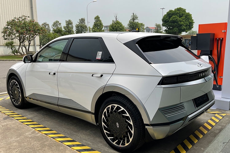 Hyundai IONIQ 5 Hyundai IONIQ 5