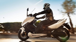 Bridgestone đặt chân vào thị trường lốp xe tay ga cao cấp