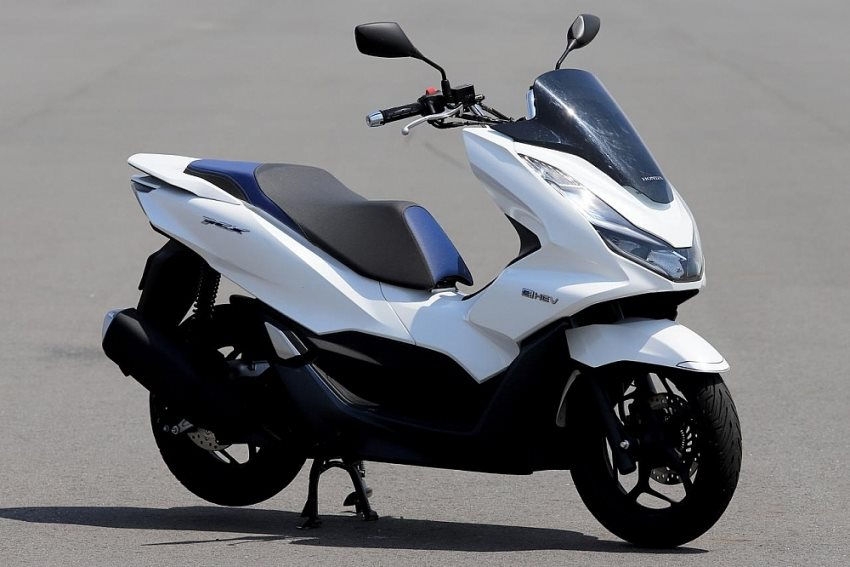 Honda PCX e:HEV 2022 cập bến tại đại lý, giá ngang Honda SH