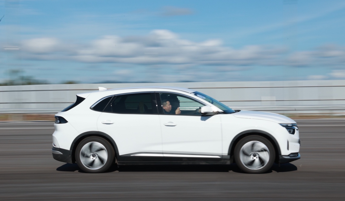 Với khả năng làm chủ công nghệ cùng năng lực sản xuất, quản lí, VinFast được tin tưởng sẽ có tương lai tốt khi bước ra thế giới.