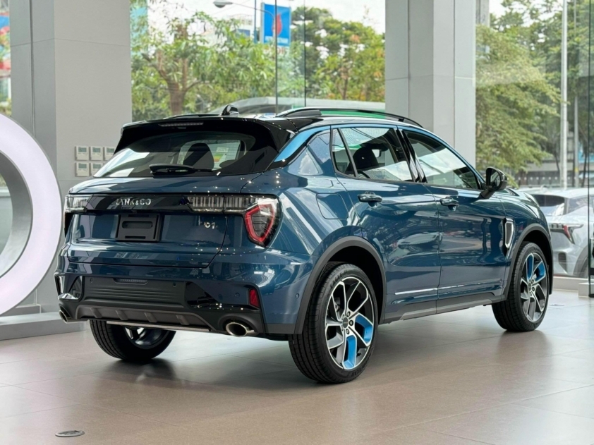 Lynk & Co 01 phiên bản mới ra mắt Việt Nam, giá gần 1 tỷ đồng