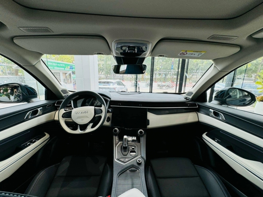 Lynk & Co 01 phiên bản mới ra mắt Việt Nam, giá gần 1 tỷ đồng