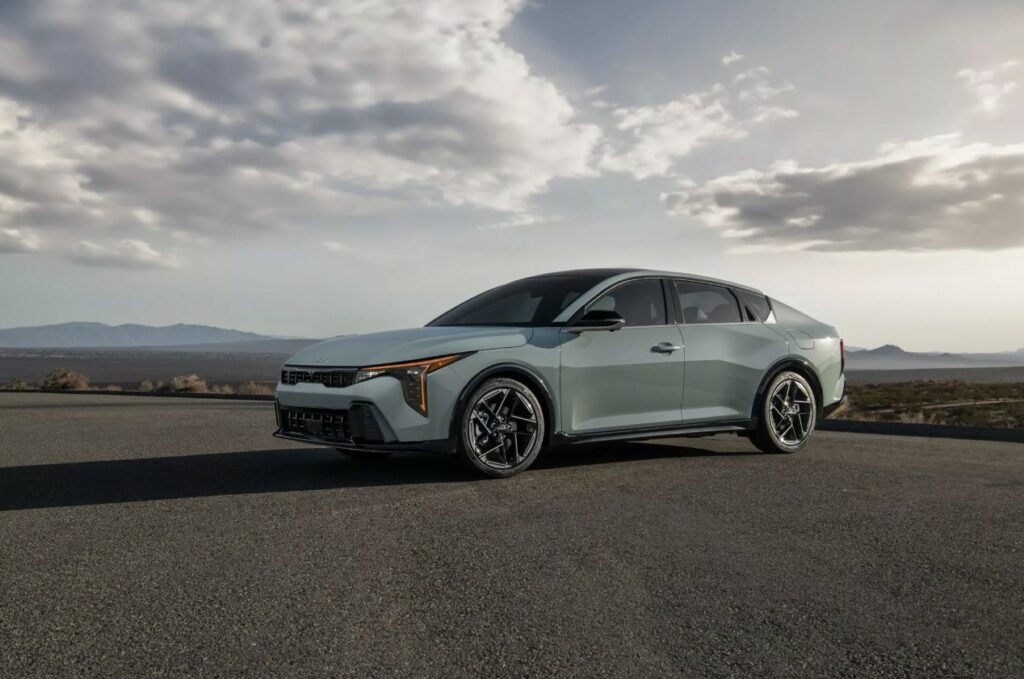 Kia K4 2025 ra mắt tại Mỹ, giá quy đổi từ 552 triệu đồng Kia K4 2025 ra mắt tại Mỹ, giá quy đổi từ 552 triệu đồng