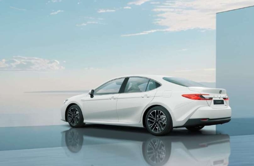 Toyota Camry 2025 ra mắt tại Singapore, giá quy đổi hơn 4,7 tỷ đồng Toyota Camry 2025 ra mắt tại Singapore, giá quy đổi hơn 4,7 tỷ đồng