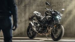 Kawasaki Z900 2025 ra mắt tại Việt Nam, giá 299 triệu đồng