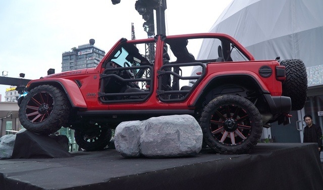 Cận cảnh Jeep Wrangler Unlimited Rubicon đặc biệt giá 3,388 tỷ đồng tại Việt Nam