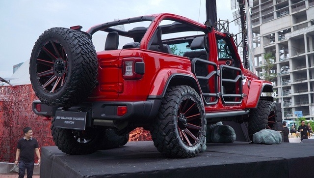 Cận cảnh Jeep Wrangler Unlimited Rubicon đặc biệt giá 3,388 tỷ đồng tại Việt Nam